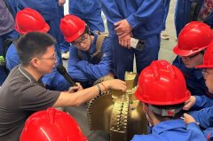 指点学生就业堆集了一手材料